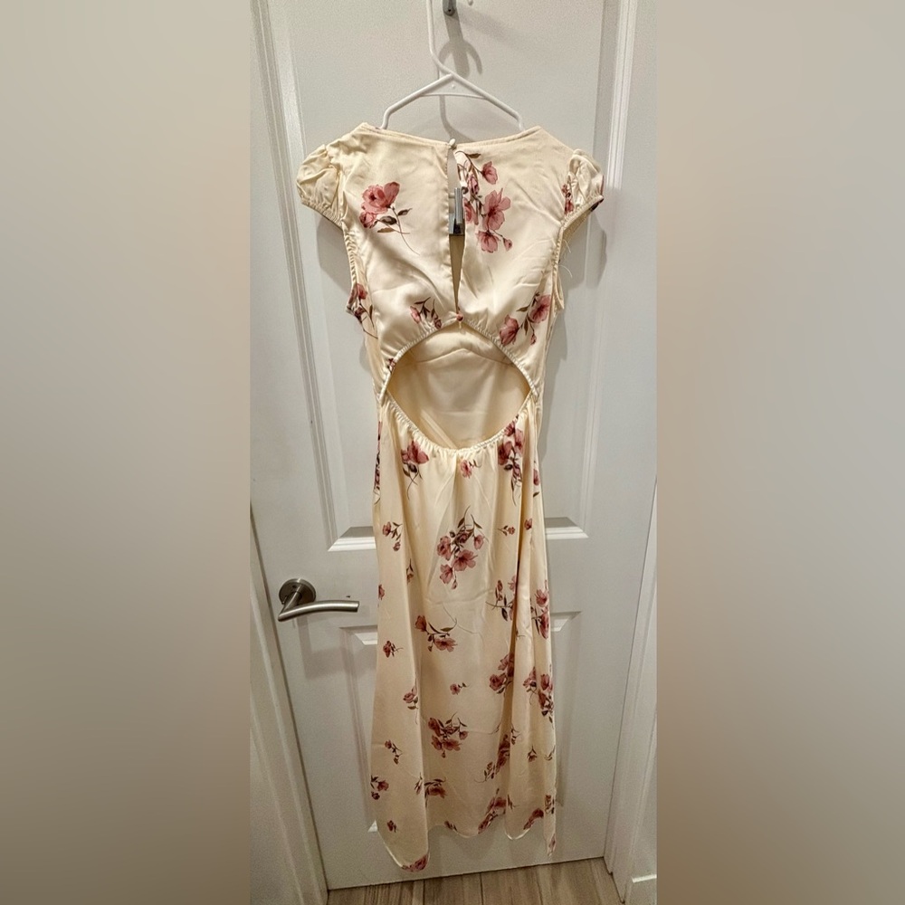 ⌛️sale⌛️ NWOT Old Hollywood back cutout satin and lace Floral dress- L - Picture 3 of 8